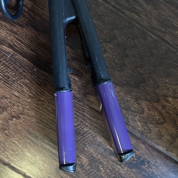 Hot Tools Hair Styling Tool for Effortless Straightening - Picture 4 of 5